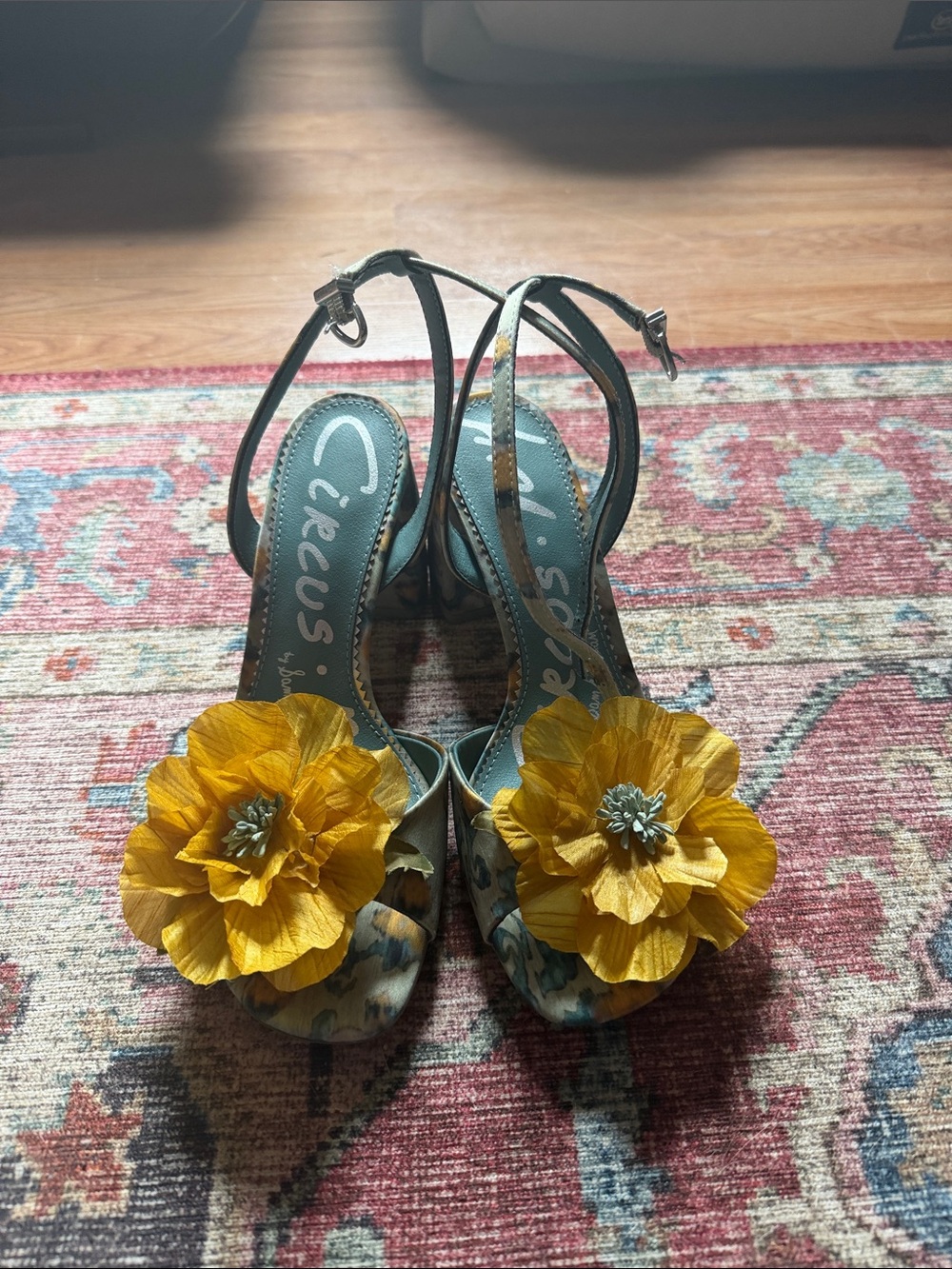 Circus NY by Sam Edelman Women's Aria Flower NWOT Size 8